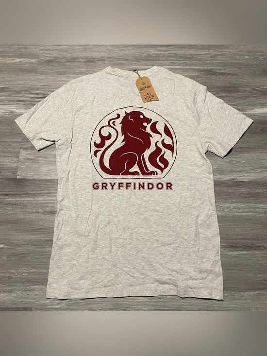 Wizarding World Of Harry Potter Tops - NWT Harry Potter Gryffindor Wizard Graphic Tee Embroidered Crest T-Shirt Size M
